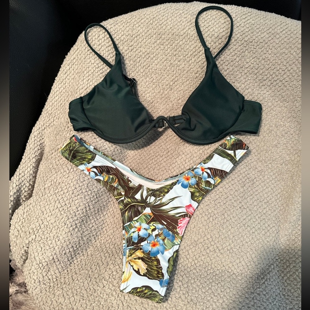 Tropical bikini set